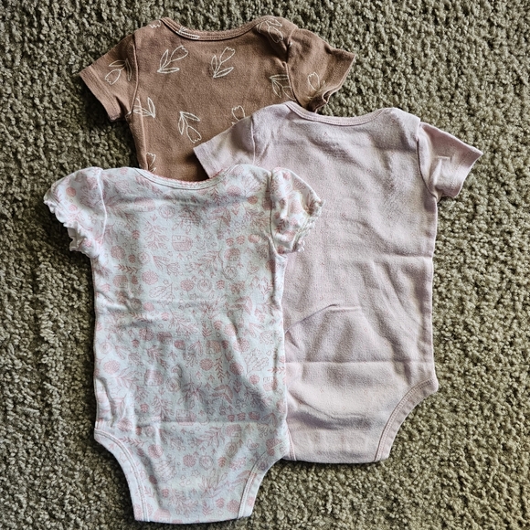 Carter's 3 Piece Onesie Bundle - Picture 3 of 5